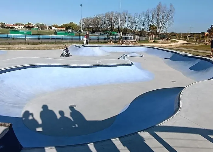 Dame De Monts Entre Et Marais